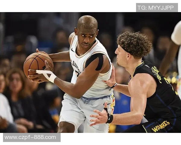 克里斯保罗的篮球传奇之路与职业生涯的辉煌成就探讨